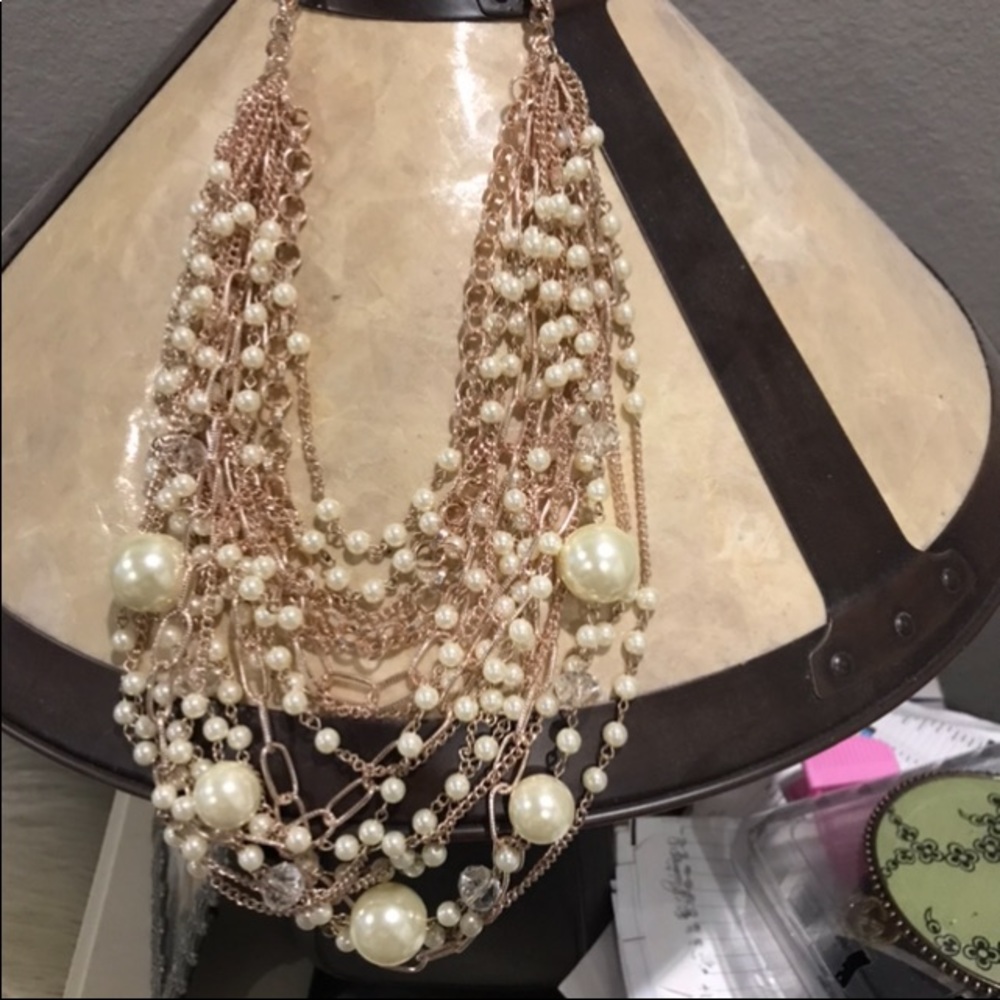 Coppery gold metal tone necklace.